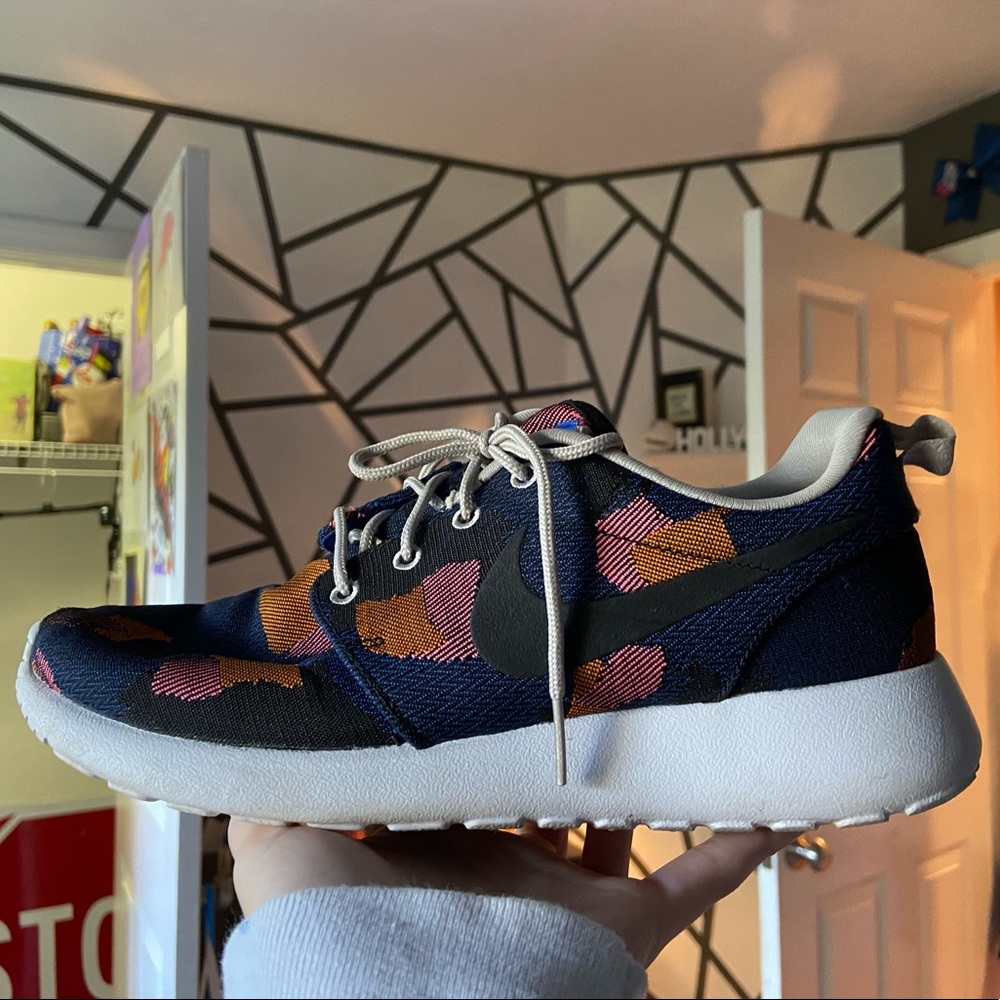 Colorful Nike Roches - Picture 2 of 2